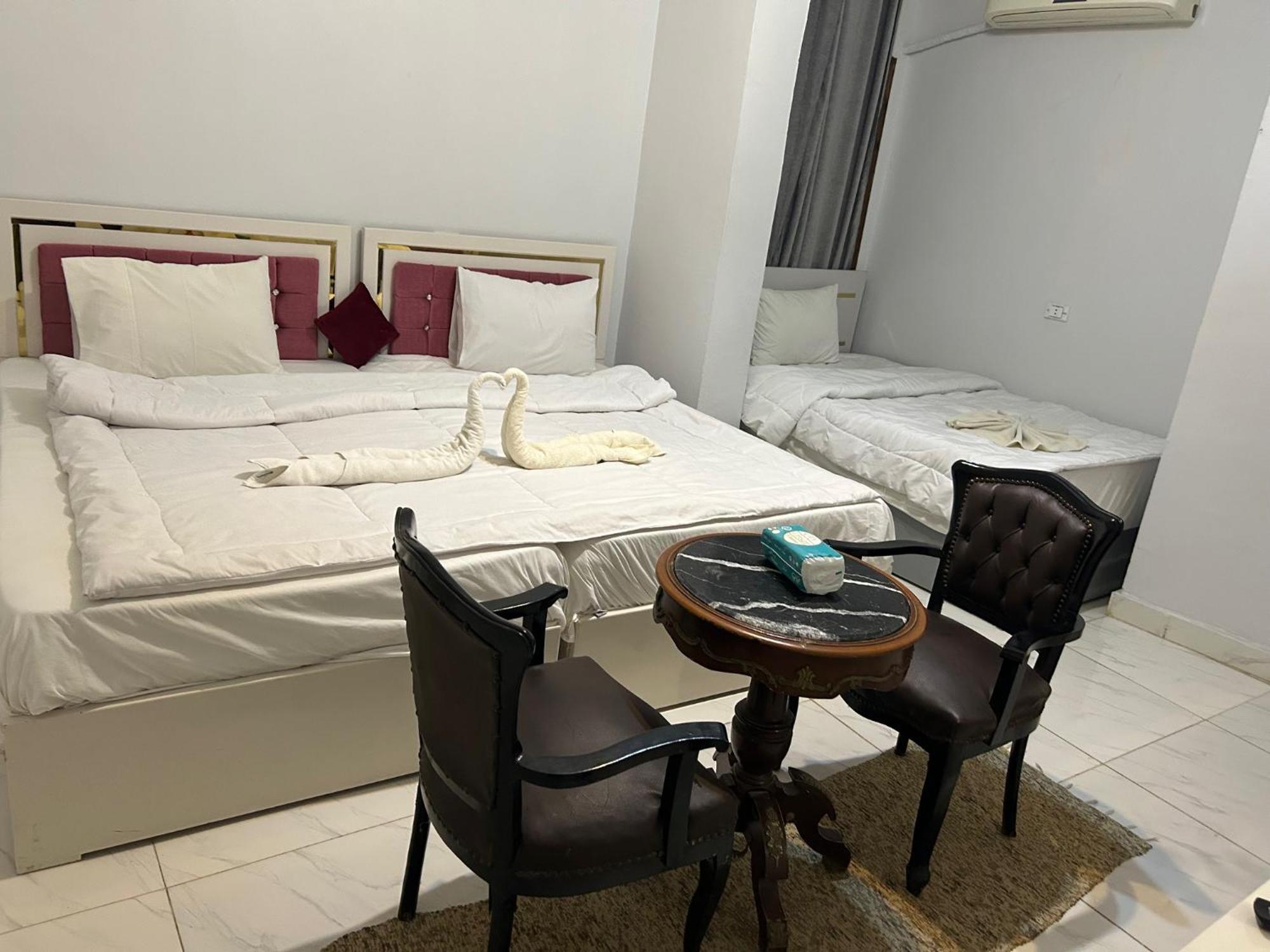 Mesho Falcon Pyramids View Inn Kafret el-Gabal Εξωτερικό φωτογραφία